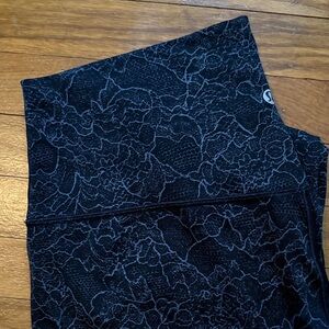 Lululemon Athletica Leggings - Black Lace Pattern